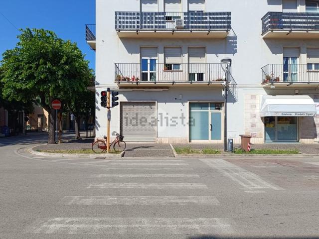 Locale in affitto di 48 m² in Viale Vincenzo Ercole Orsini, 51