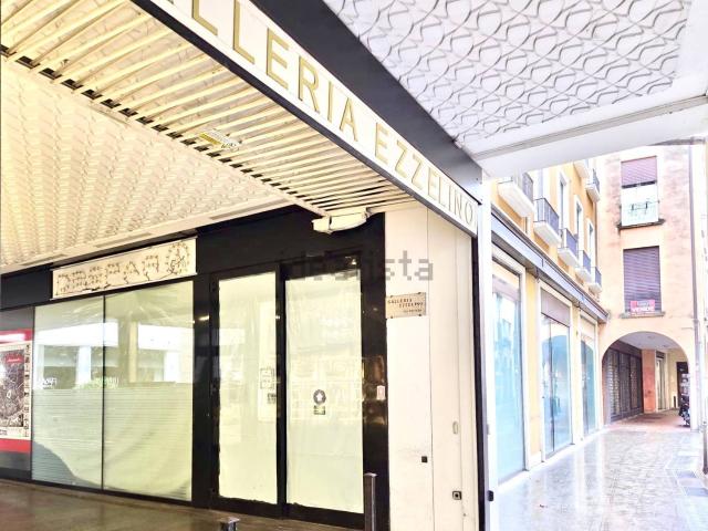 Locale in affitto di 490 m² in Galleria Ezzelino