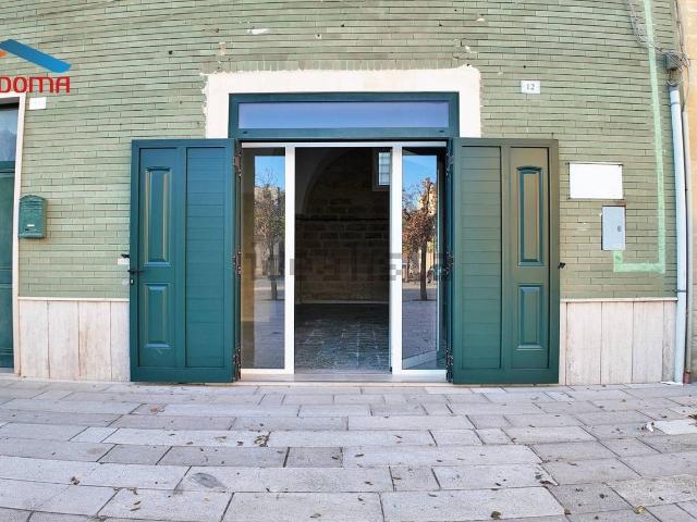 Locale in affitto di 49 m² in Piazza Vittorio Veneto, 12