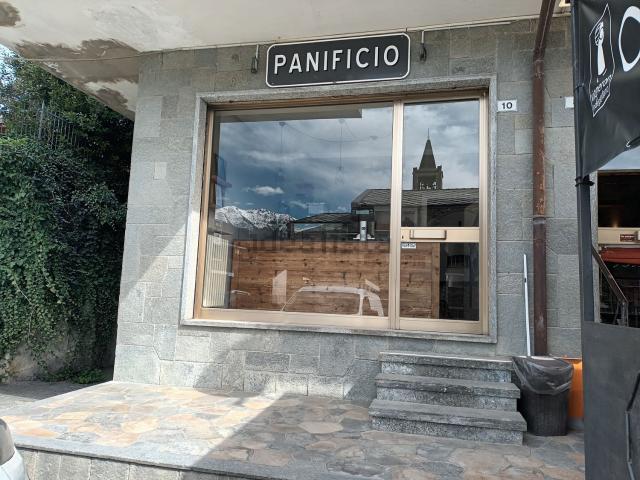 Locale in affitto di 49 m² in Via Roma, 10