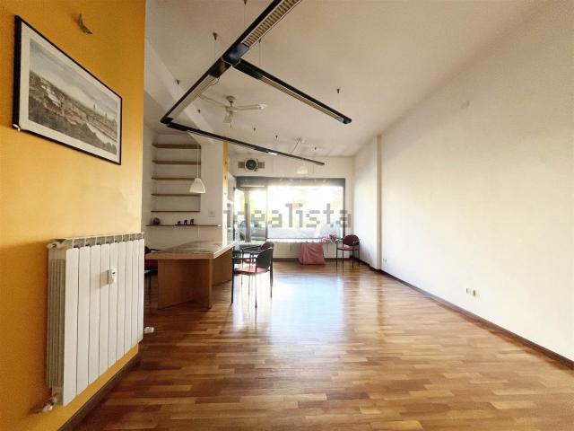 Locale in affitto di 49 m²