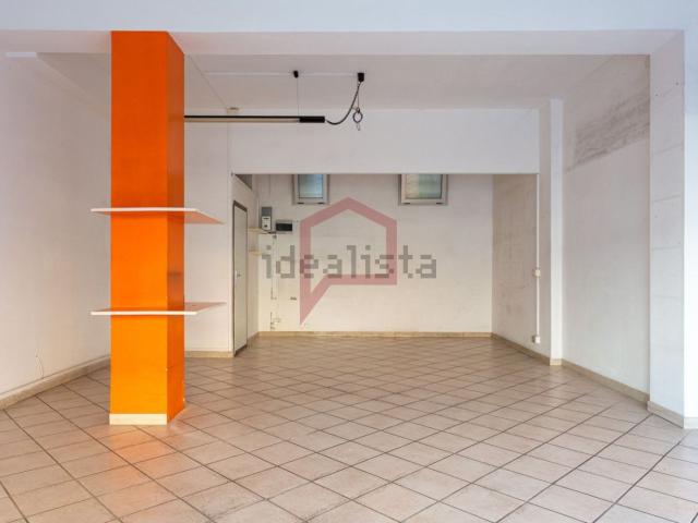 Locale in affitto di 53 m² in Via Tevere