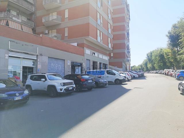 Locale in affitto di 53 m² in Via Luigi Vittorio Bertarelli