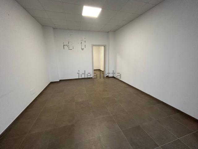 Locale in affitto di 53 m² in Via Pier Luigi Vigada, 15