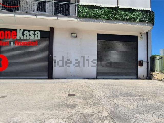 Locale in affitto di 500 m² in Via Castellammare