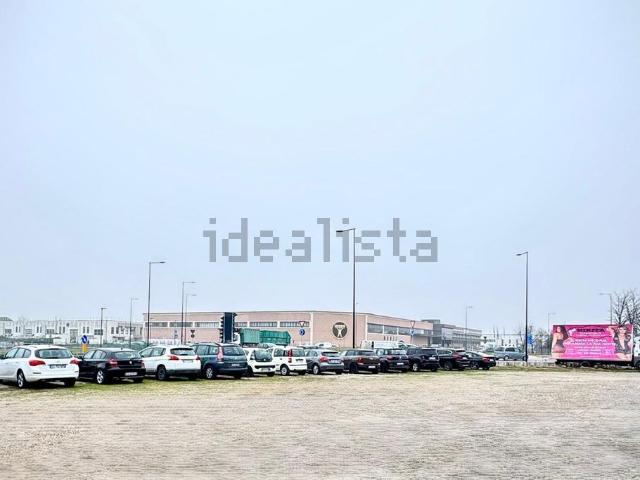 Locale in affitto di 500 m² in Via Emilia per Cesena