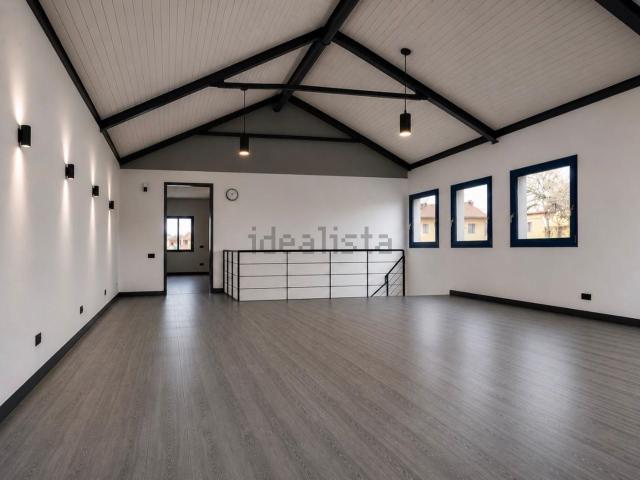 Locale in affitto di 500 m² in Via Martiri della Libertà