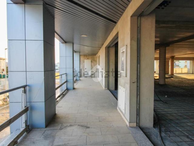 Locale in affitto di 500 m² in Via Milano