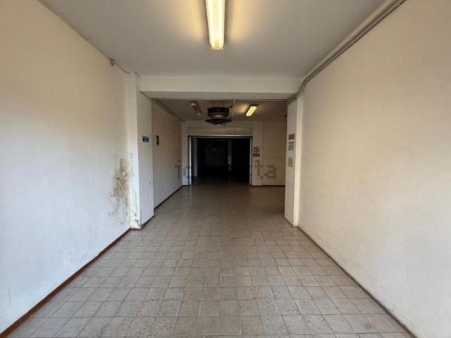 Locale in affitto di 500 m² in Via Nazionale