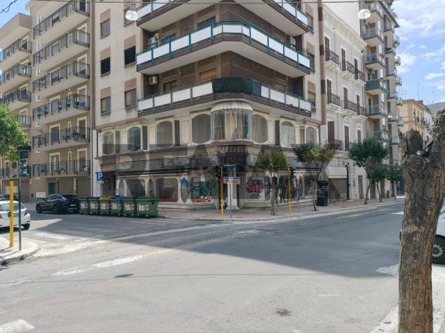 Locale in affitto di 500 m² in Via Principe Amedeo, 90