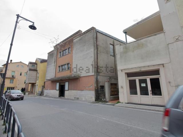 Locale in affitto di 500 m² in Via Rimembranze, 8