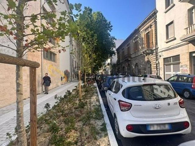Locale in affitto di 500 m² in Viale Gabriele D&apos Annunzio