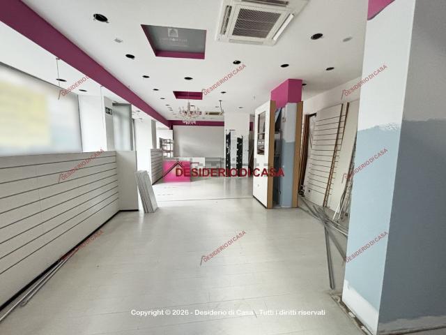 Locale in affitto di 500 m² in Viale Strasburgo, 106