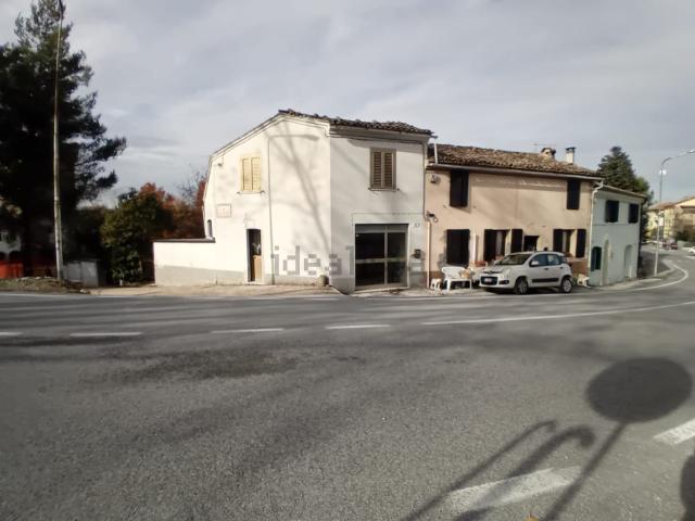 Locale in affitto di 50 m² in Borgo Nicolò Peranzoni, 2