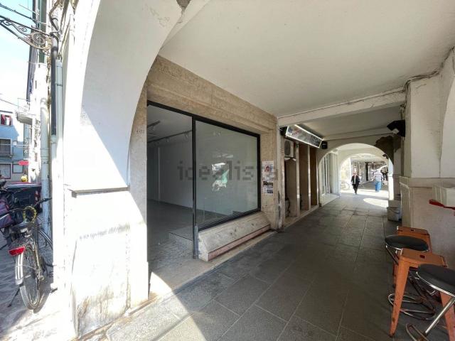 Locale in affitto di 50 m² in Corso del Popolo, 1373