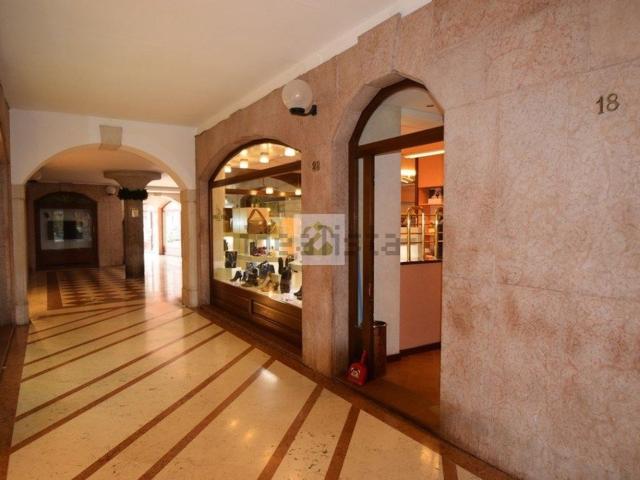 Locale in affitto di 50 m² in Galleria Landshut, 22