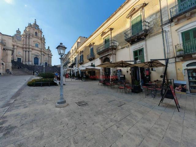 Locale in affitto di 50 m² in Piazza Duomo