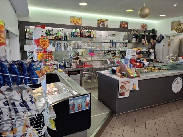 Locale in affitto di 50 m² in Piazza Europa, 2