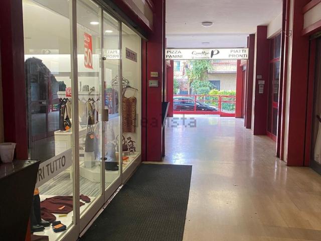 Locale in affitto di 50 m² in Via Tuderte, 193
