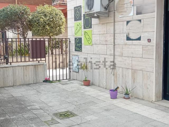 Locale in affitto di 50 m² in Via Alcesti, 20