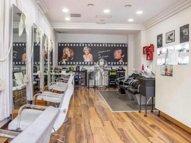 Locale in affitto di 50 m² in Via Alfredo Baccarini