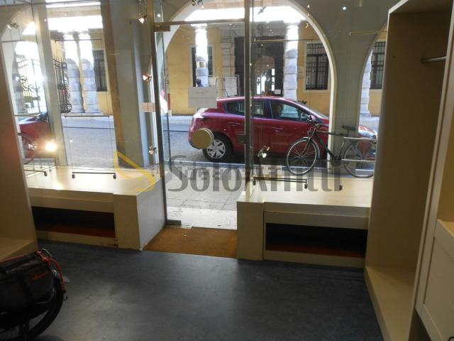 Locale in affitto di 50 m² in Via Altinate