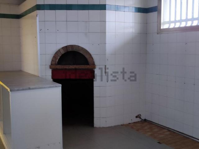 Locale in affitto di 50 m² in Via Bassa, 1