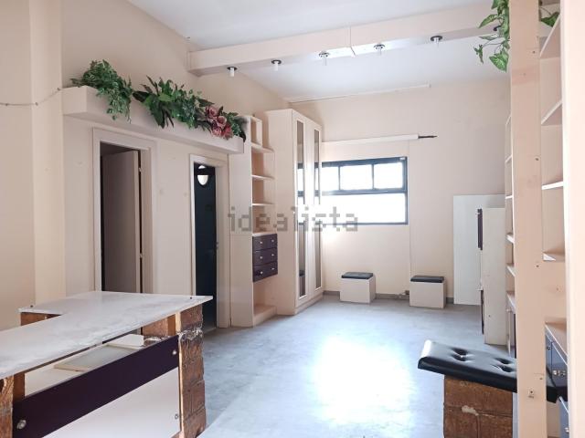 Locale in affitto di 50 m² in Via Brigata Catanzaro, 49