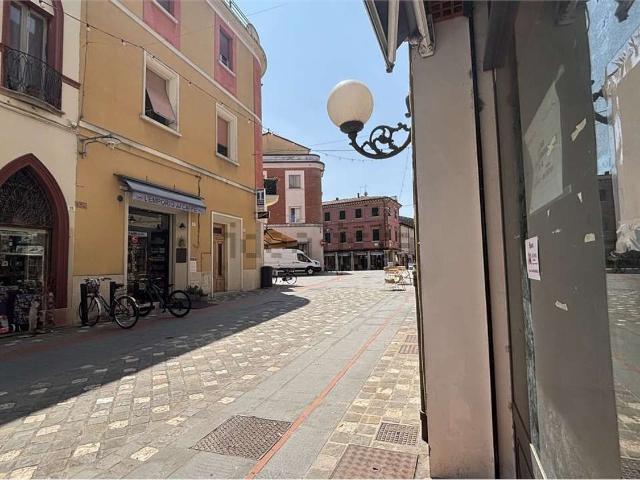 Locale in affitto di 50 m² in Via Camillo Benso Conte di Cavour, 36