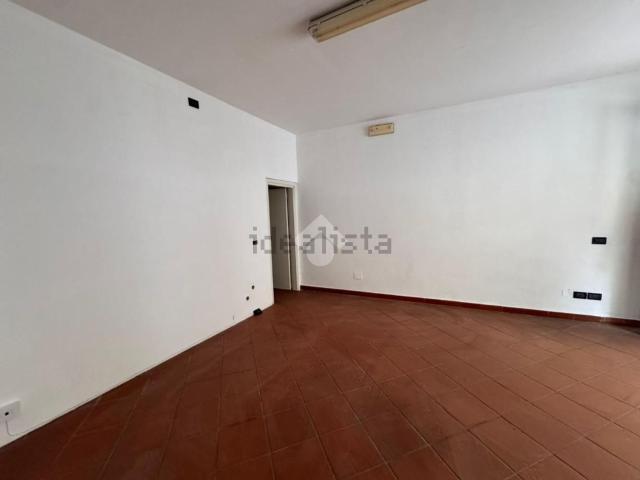 Locale in affitto di 50 m² in Via Cairoli, 105