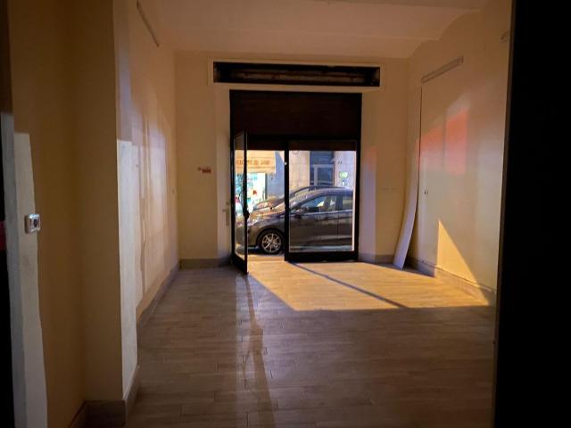 Locale in affitto di 50 m² in Via Cesare Battisti
