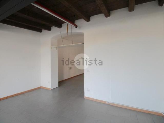 Locale in affitto di 50 m² in Via Circonvallazione, 1