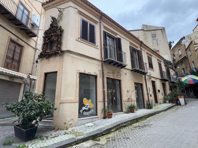 Locale in affitto di 50 m² in Via Consuntore Benintendi, 17