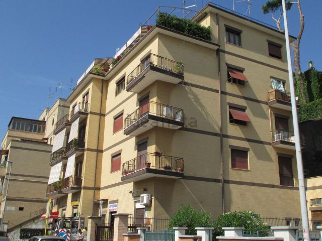 Locale in affitto di 50 m² in Via del Labaro, 20