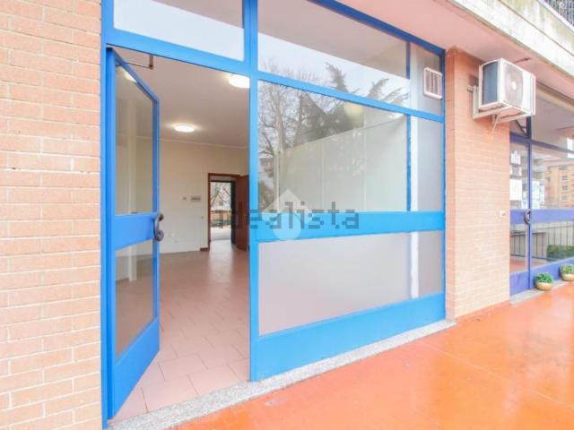 Locale in affitto di 50 m² in Via Emilia, 32