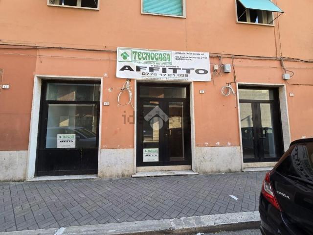 Locale in affitto di 50 m² in Via Enrico de Nicola