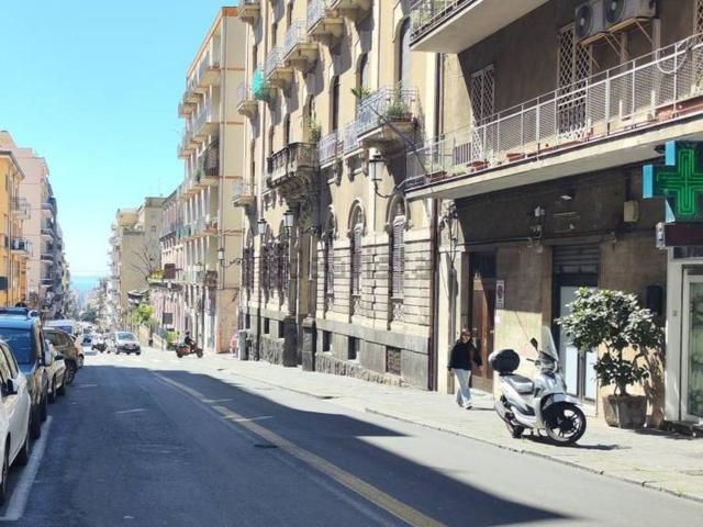 Locale in affitto di 50 m² in Via Etnea, 714