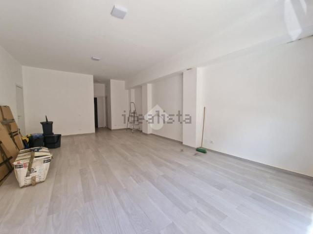 Locale in affitto di 50 m² in Via F. P. Perez, 198