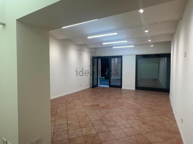 Locale in affitto di 50 m² in Via Fonteraso