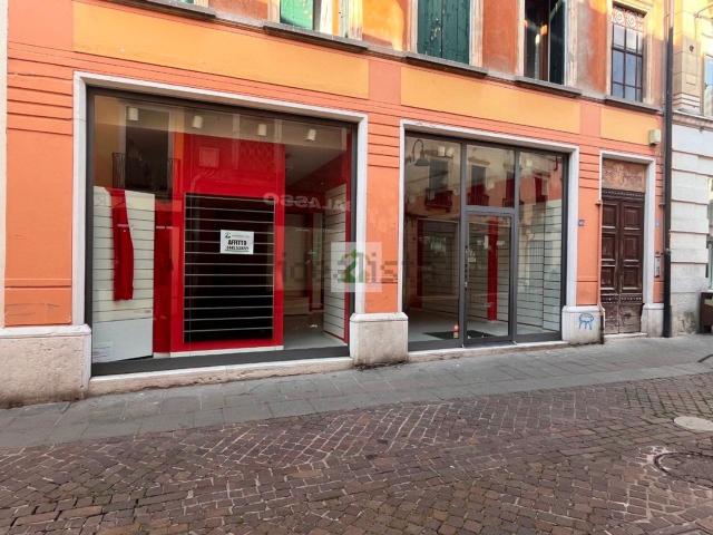 Locale in affitto di 50 m² in Via Fratelli Pasini, 6
