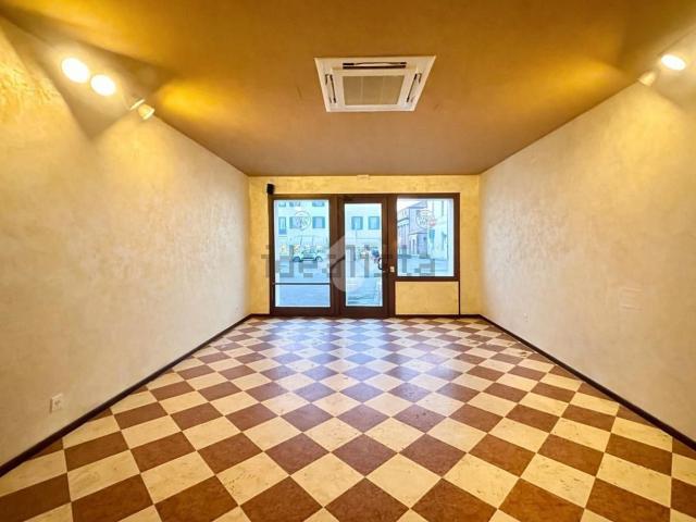 Locale in affitto di 50 m² in Via Francesco Maria Preti, 39