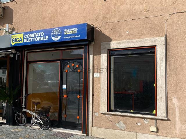 Locale in affitto di 50 m² in Via Francesco Petrarca, 5