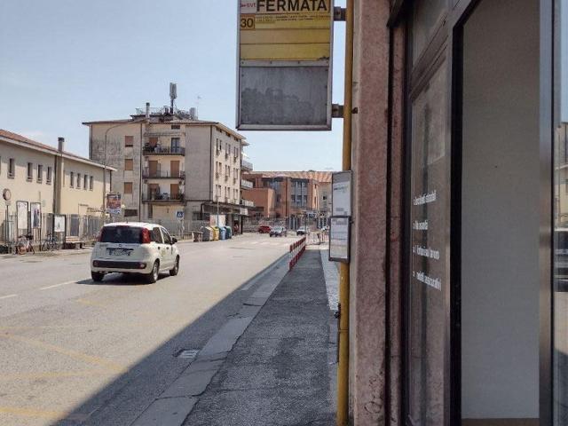 Locale in affitto di 50 m² in Via G. Medici