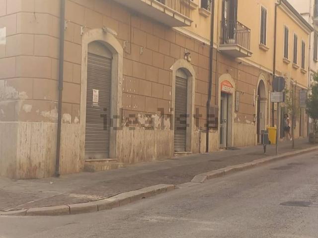 Locale in affitto di 50 m² in Via Giacomo Matteotti