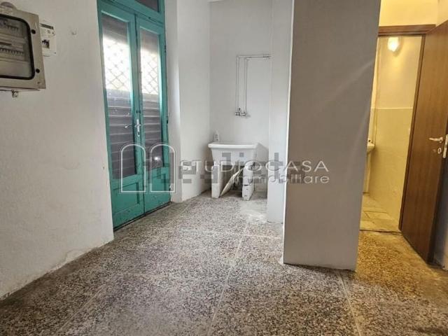 Locale in affitto di 50 m² in Via Livornese
