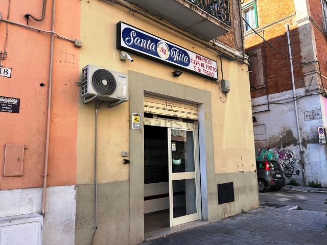 Locale in affitto di 50 m² in Via Luigi Zuppetta, 16