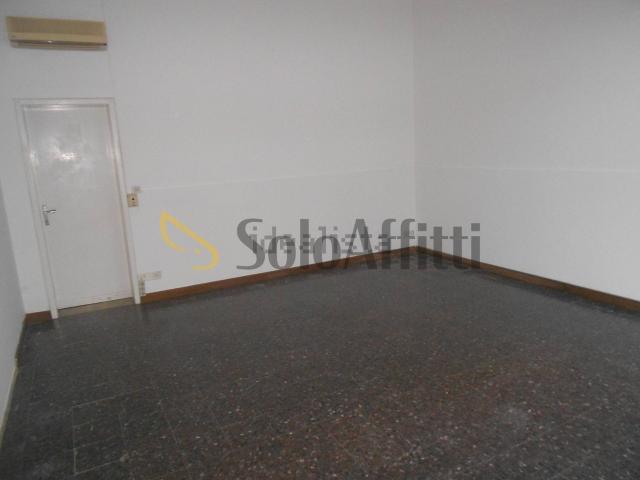 Locale in affitto di 50 m² in Via Montirone