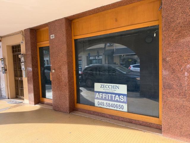 Locale in affitto di 50 m² in Via Oreste da Molin, 48