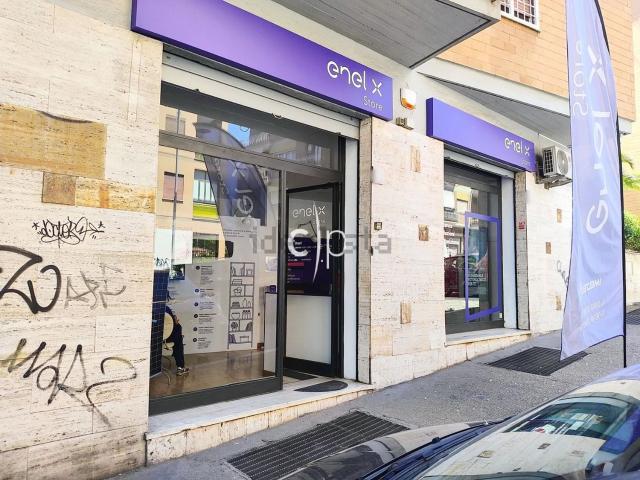 Locale in affitto di 50 m² in Via Pio Foà