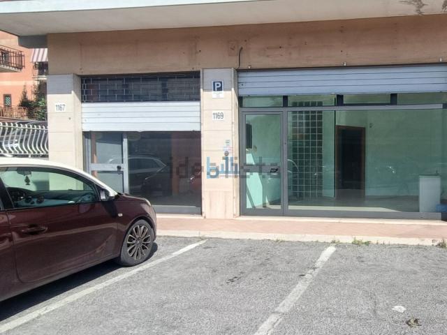 Locale in affitto di 50 m² in Via Prenestina, 1169